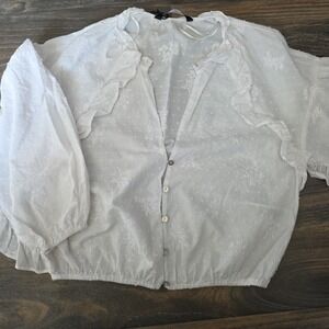Zara Low V-neck Cropped Top Women's Size XS White‎  W/ Embroidered Details